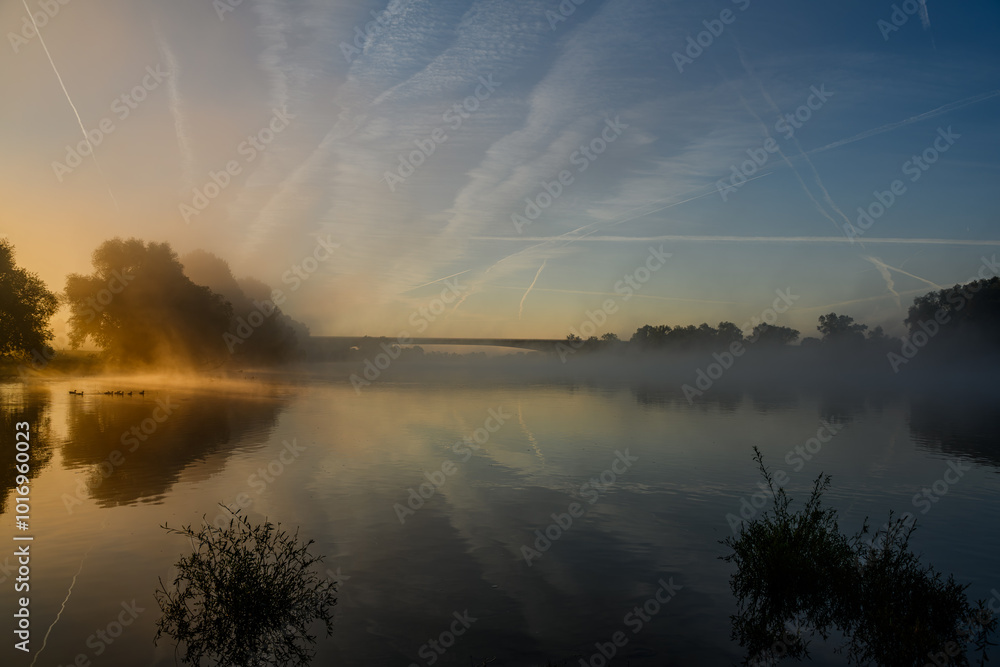 Ein nebliger Morgen an der Donau Ein nebliger Morgen an der Donau