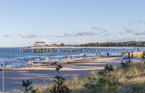 Am Timmendorfer Strand mit der Seebrücke und dem Teehaus