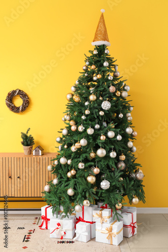 Decorated Christmas tree wi...