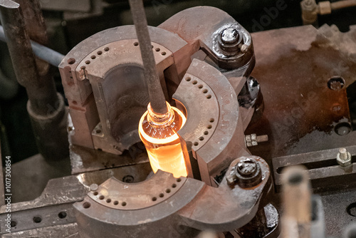 Glass blowing mold