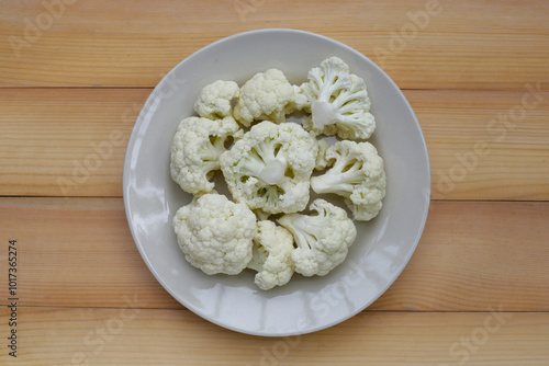 Cauliflowe, vegetable excellent source of fiber photo