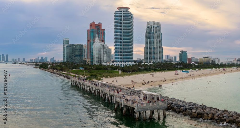 Obraz premium South Pointe Park Pier in miami Beach, Miami, Florida, United States.