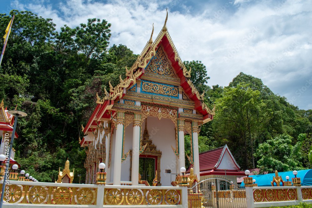 Koh Siray Temple is a rather forgotten corner of Phuket, located to the east of Phuket Town. Koh Siray Temple is a rather forgotten corner of Phuket, located to the east of Phuket Town.