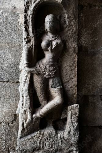Obraz na płótnie Divine Figures in the Heart of Hampi w salonie