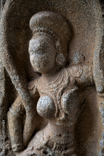Obraz na płótnie Divine Figures in the Heart of Hampi w salonie