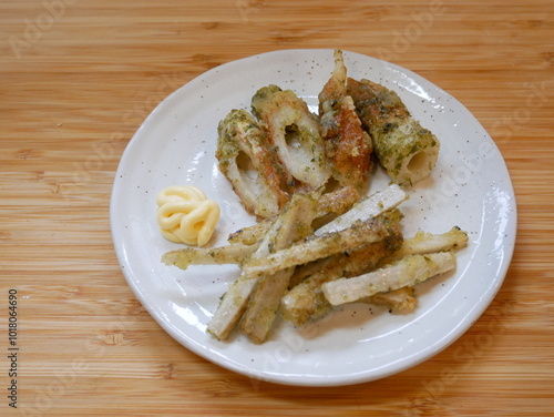 ちくわとゴボウの磯辺揚げ、
