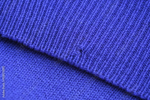 Canvastavla Close-up of a darned hole in a purple woollen fabric, darned hole in a sweater
