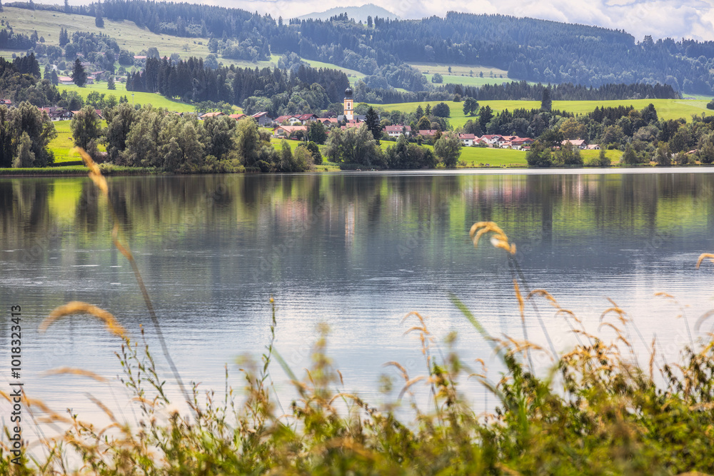 Blick über den Rottachsee / Rottachspeicher zum Ort Petersthal Blick über den Rottachsee / Rottachspeicher zum Ort Petersthal