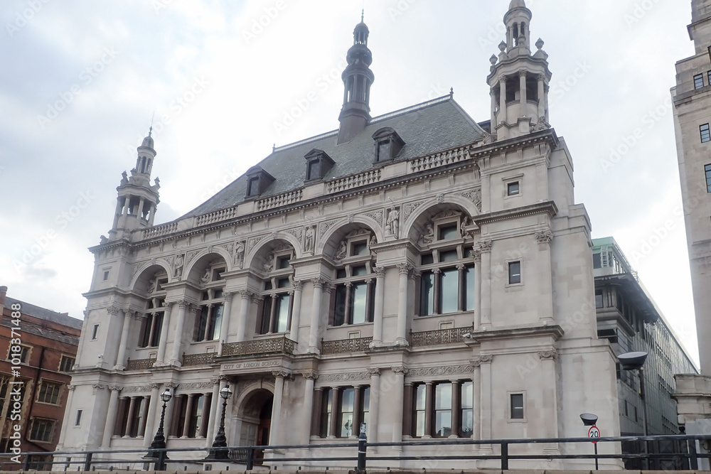 Fototapeta premium Old historic building in London, England