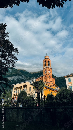 lake como church