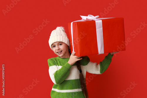 Happy young girl in winter ...