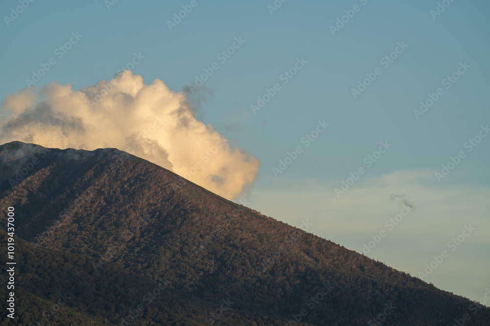 青空と山