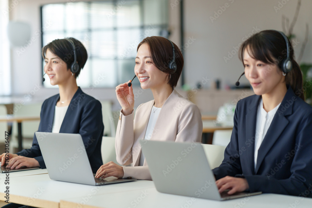 女性 オペレーター 女性 オペレーター