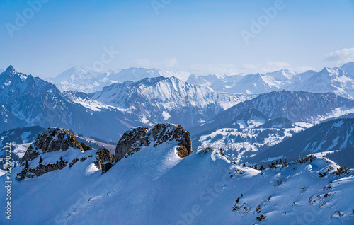 Obraz na płótnie View on winter mpuntains from Rochers-de-Naye peak, Montreux, Alps. w salonie