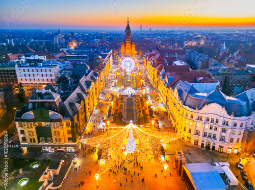 Obraz na płótnie Timisoara, Romania. Aerial view of beautiful Christmas Market in Eastern Europe w salonie