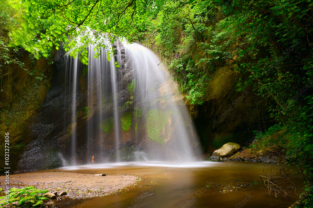 Fototapeta premium Cascata del Rio Chiaro