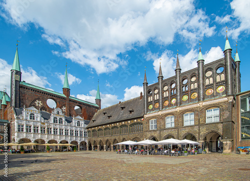 Historisches Rathaus und Marktplatz in Lübeck photo