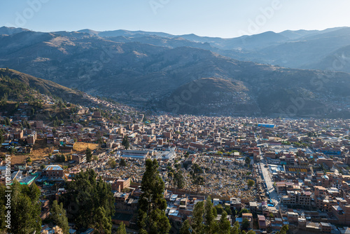Obraz na płótnie Huaraz Cityscape with View of the Old Cemetery on a Sunny Day in the Ancash Region, Peru w salonie