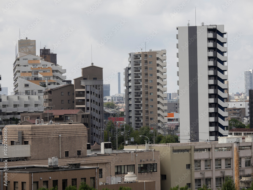 名古屋市の街の高層マンションの風景 名古屋市の街の高層マンションの風景