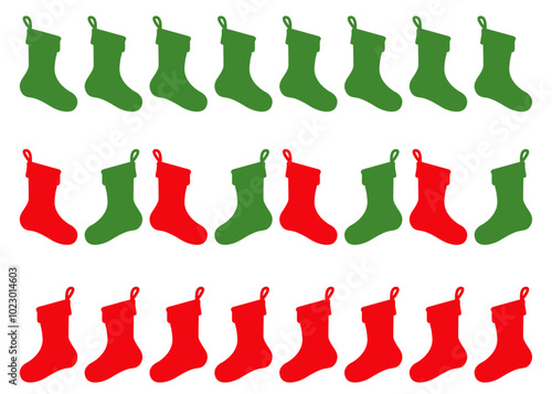 Medias para regalos de Santa Claus. Grupo de siluetas de medias de navidad formando un borde de adorno para tarjetas y felicitaciones