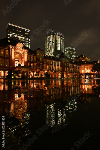 雨の東京駅
