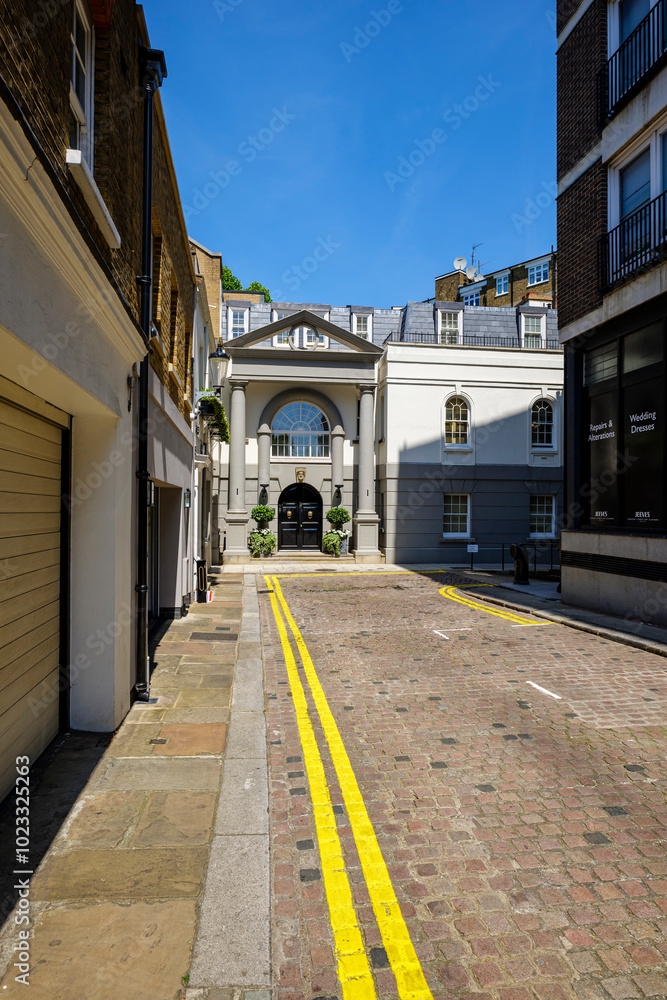 Obraz premium London - 06 15 2022: View of Cadogan Ln in Belgravia