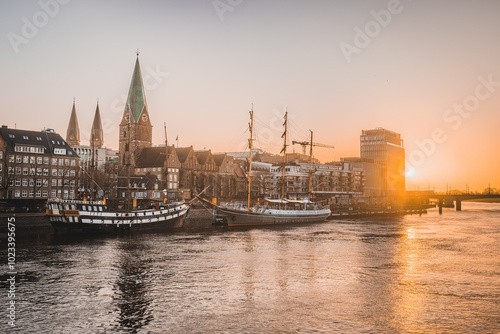 Sonnenaufgang an der Schlachte in Bremen photo