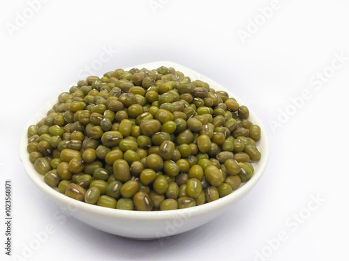 green peas in a bowl