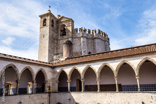 Papier peint Main cloister of the Monastery of the Order of Christ, Convento de Cristo in Tomar, Portugal