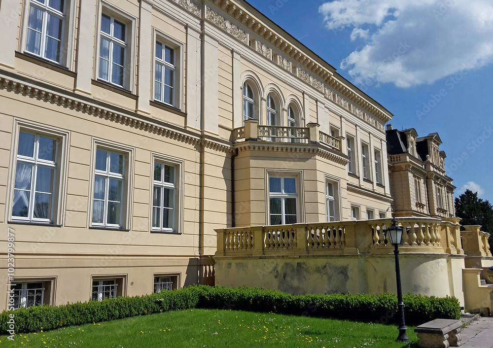Side view at Ostromecko Palace - 19th century neo baroque Ostromecko Palace, Poland Side view at Ostromecko Palace - 19th century neo baroque Ostromecko Palace, Poland