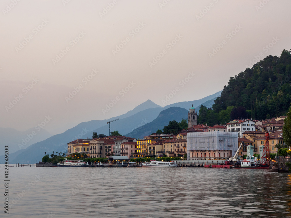 Fototapeta premium Scenic Waterfront Village Along Lake Como in Bellagio at Dusk