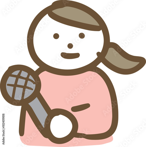 マイクを持った笑顔の女性