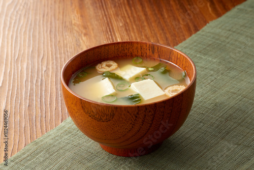 豆腐とわかめの味噌汁