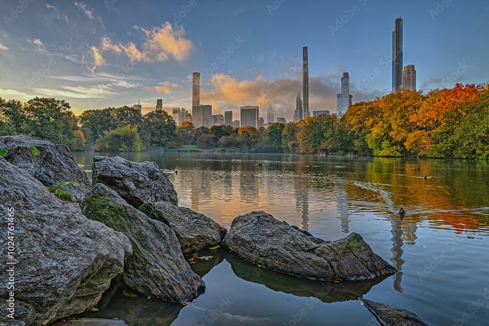Obraz premium Central Park, New York City at the lake