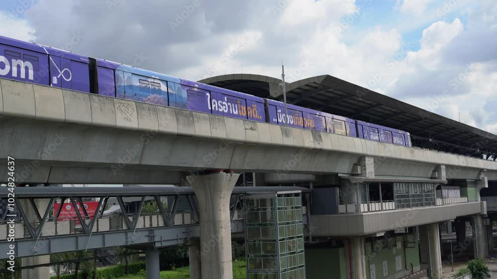 Bangkok Thailand, 10 October 2027, the sky train is leaving the station, in Bangkok Thailand Bangkok Thailand, 10 October 2027, the sky train is leaving the station, in Bangkok Thailand