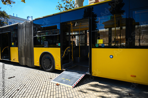 Obraz na płótnie transport for people with disabilities w salonie