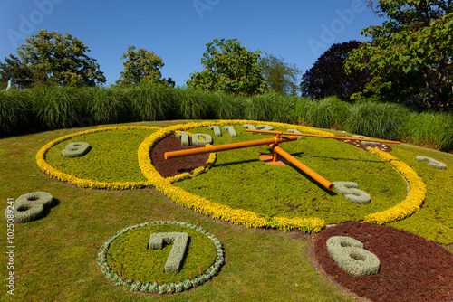 clock flowerbed
