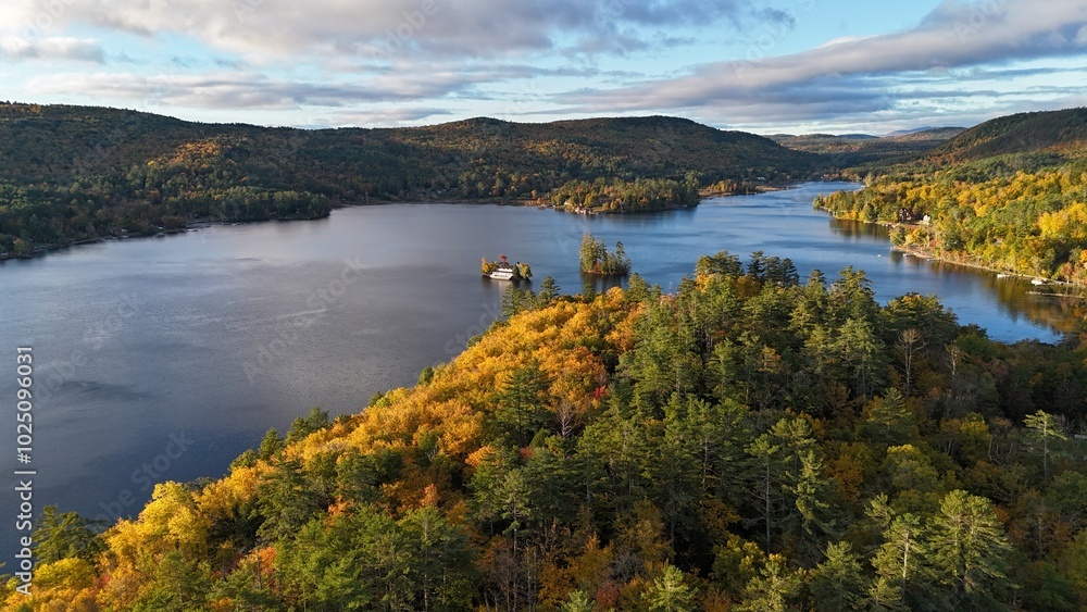 Fototapeta premium Autumn in the Adirondacks