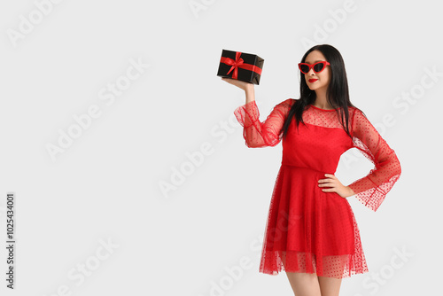 Beautiful stylish woman wit...