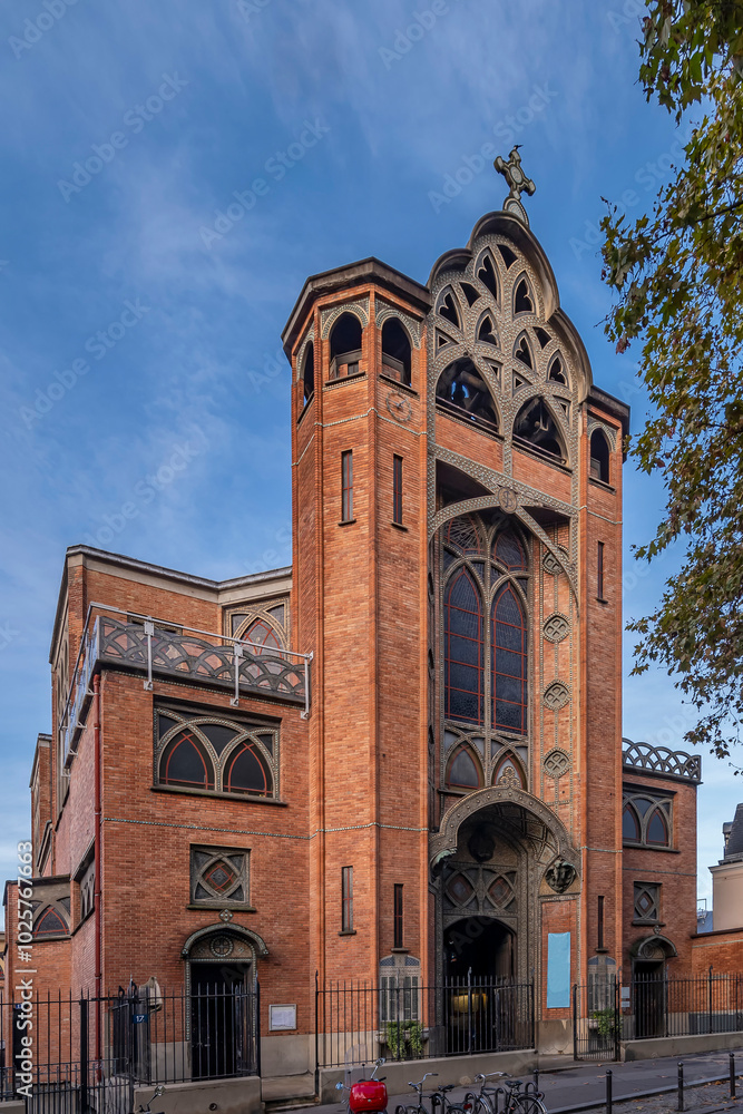 Φωτογραφία The Church of Saint-Jean de Montmartre in Paris, France