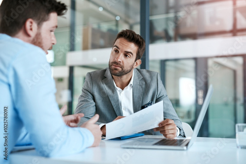 Papier peint Financial, talking or business people on laptop for documents, research or profit evaluation