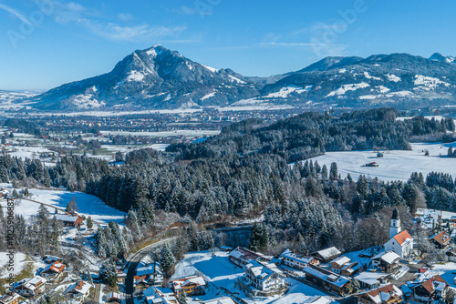 Ausblick auf das verschneite Allgäu rund um Ofterschwang  photo