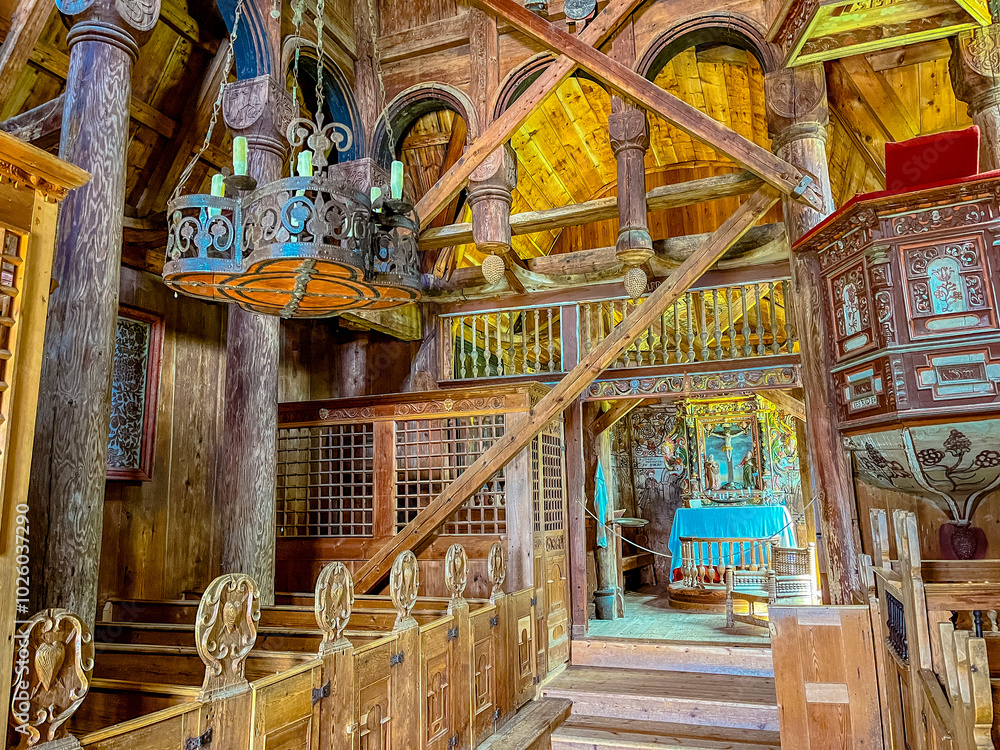Die älteste Stabkirche in Norwegen - Urnes - Innenansicht