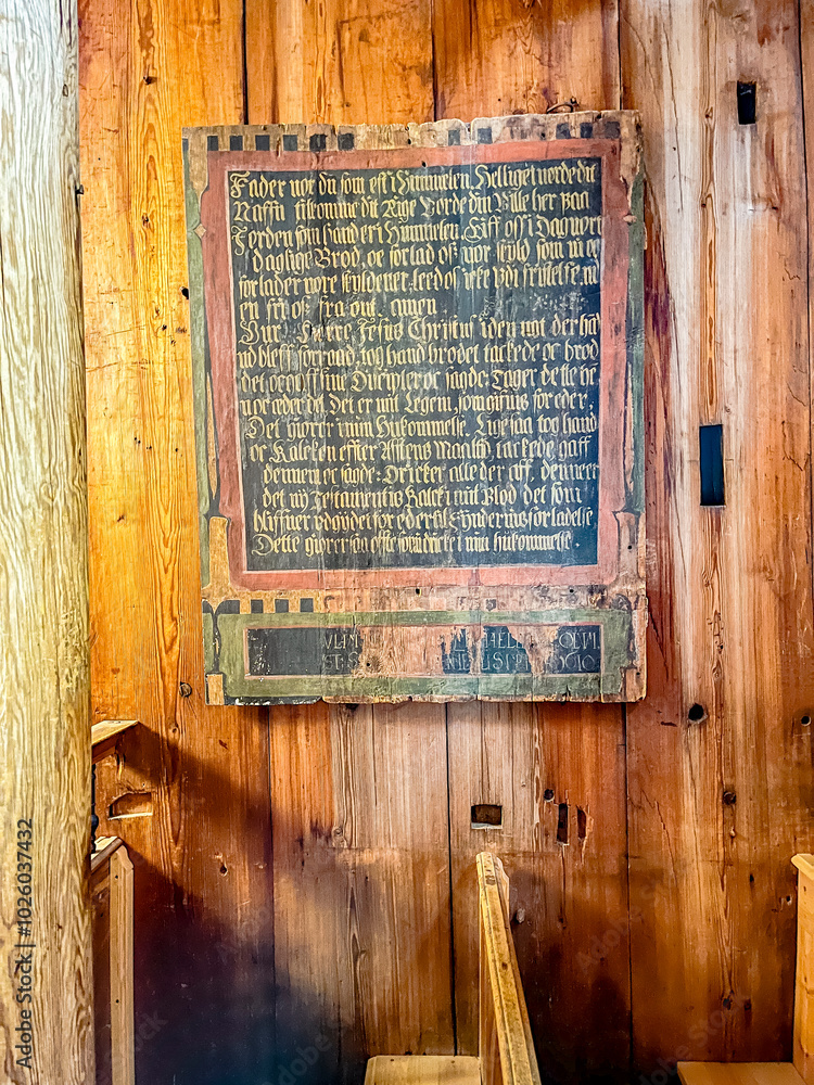 Die älteste Stabkirche in Norwegen - Urnes - Innenansicht