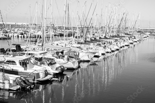 vue des bateaux dans le port de Saint Denis d'Oléron en France photo