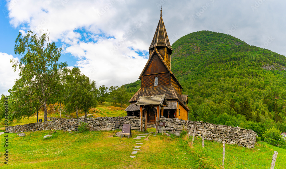 Die älteste Stabkirche in Norwegen - Urnes