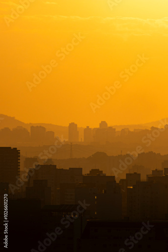 Pôr do Sol em São Paulo com Vista do Alto dos Edifícios