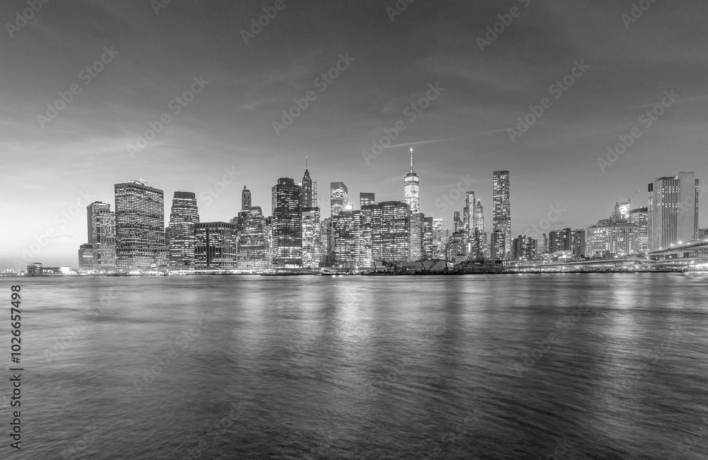 Fototapeta premium Manhattan waterfront at night