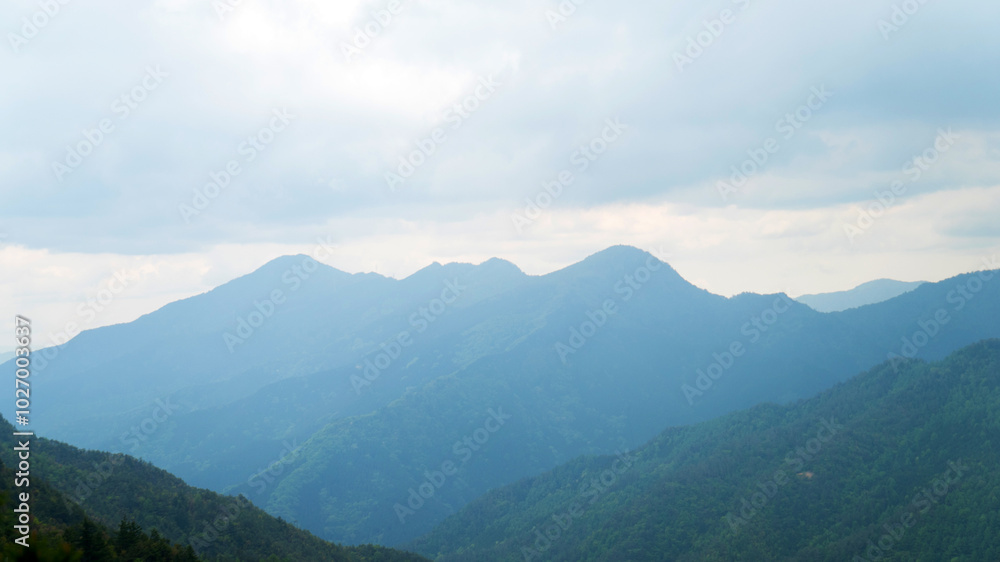 Fototapeta premium 東赤石山 石鎚山地