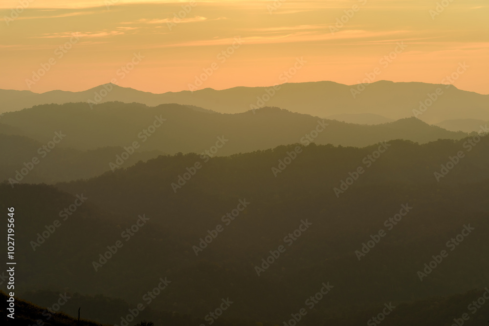 Obraz premium sunset mountain layers